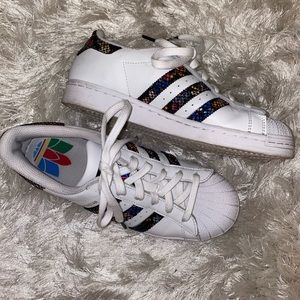 🟣 adidas Superstar Sneakers with Floral Pattern